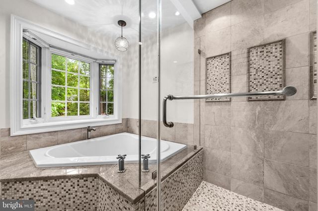 8927 CROMWELL DR, Springfield, VA 22151