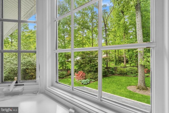 8927 CROMWELL DR, Springfield, VA 22151