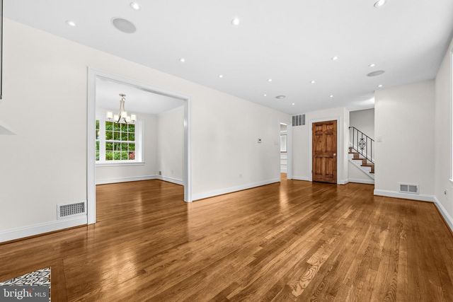 8927 CROMWELL DR, Springfield, VA 22151