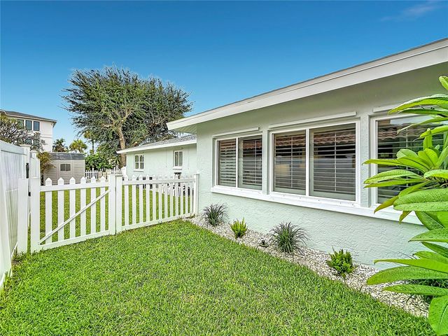 2931 ALTON DRIVE, St Pete Beach, FL 33706