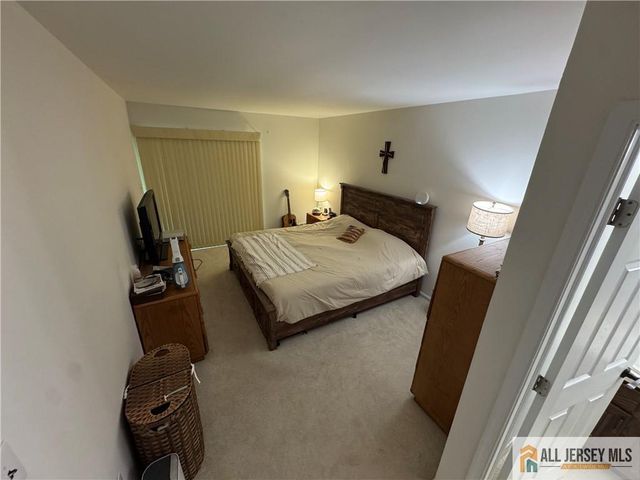 194 Yorkshire Court, Old Bridge, NJ 08857