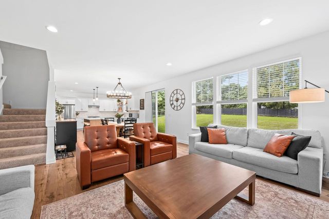 706 Arbor Ridge DRIVE, Delavan, WI 53115