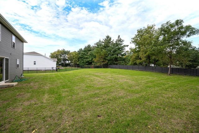 706 Arbor Ridge DRIVE, Delavan, WI 53115