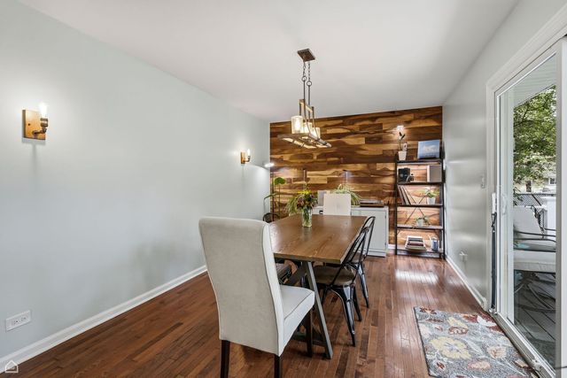 1978 N Fork Circle, Elgin, IL 60123