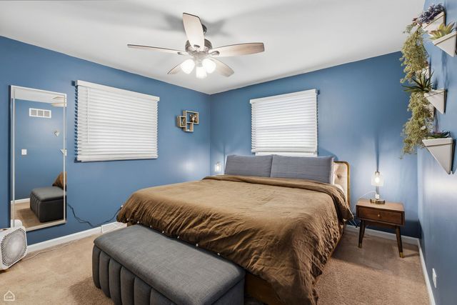 1978 N Fork Circle, Elgin, IL 60123