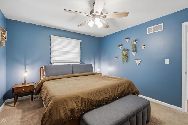 1978 N Fork Circle, Elgin, IL 60123