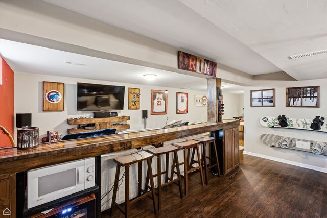 1978 N Fork Circle, Elgin, IL 60123