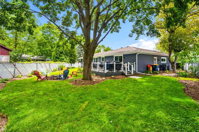 1978 N Fork Circle, Elgin, IL 60123
