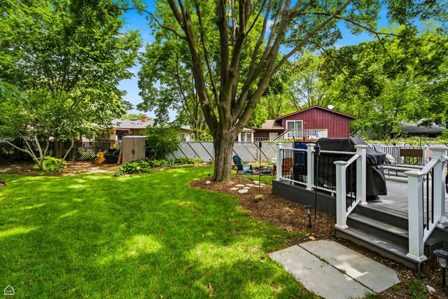 1978 N Fork Circle, Elgin, IL 60123