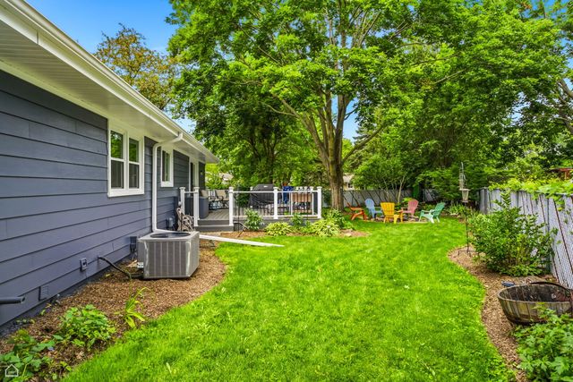 1978 N Fork Circle, Elgin, IL 60123