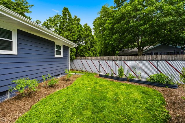 1978 N Fork Circle, Elgin, IL 60123