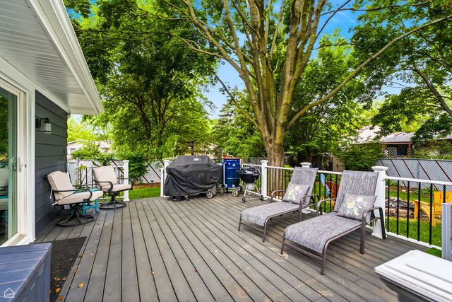 1978 N Fork Circle, Elgin, IL 60123