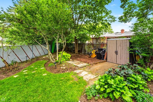 1978 N Fork Circle, Elgin, IL 60123