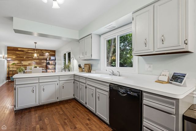 1978 N Fork Circle, Elgin, IL 60123