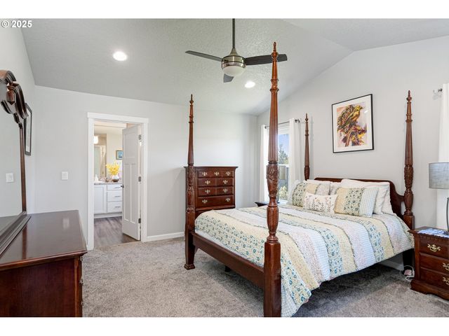 2054 Se Academy St, Dallas, OR 97338