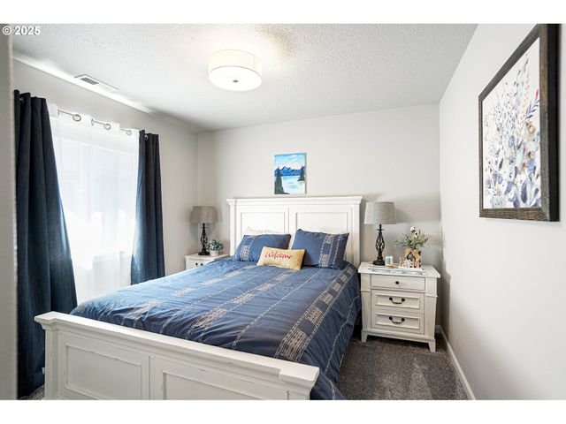 2054 Se Academy St, Dallas, OR 97338