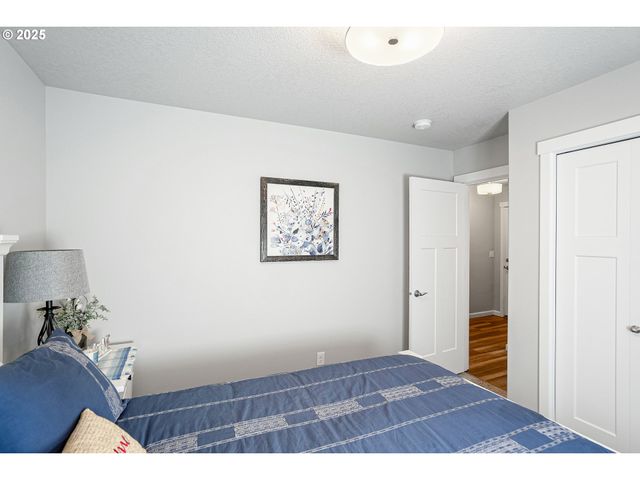 2054 Se Academy St, Dallas, OR 97338