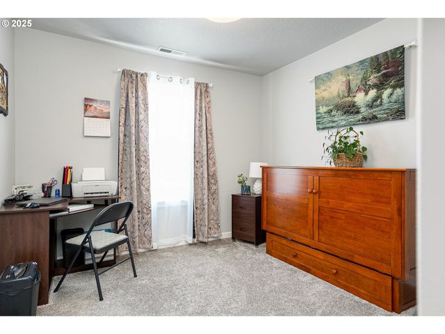 2054 Se Academy St, Dallas, OR 97338