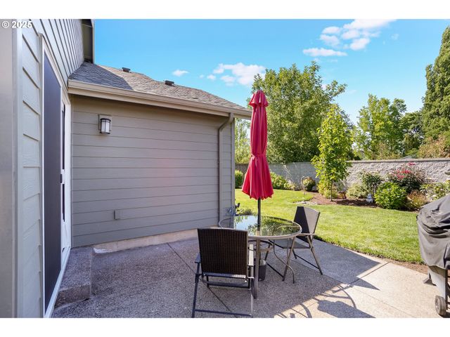 2054 Se Academy St, Dallas, OR 97338