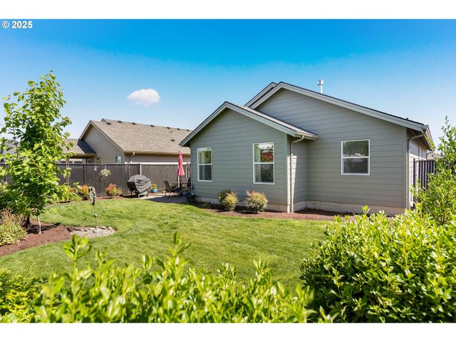 2054 Se Academy St, Dallas, OR 97338