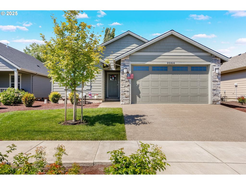 2054 Se Academy St, Dallas, OR 97338