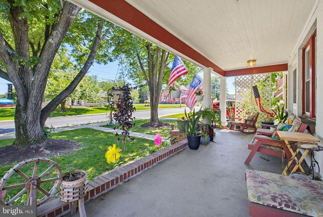 306 E HIGH ST, Manheim, PA 17545