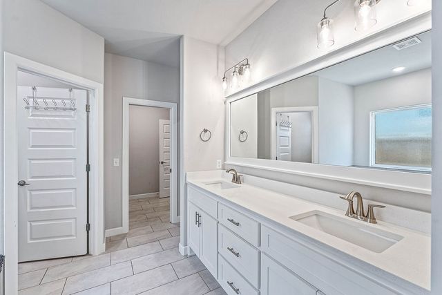 1340 Cittadella Avenue, Tontitown, AR 72762