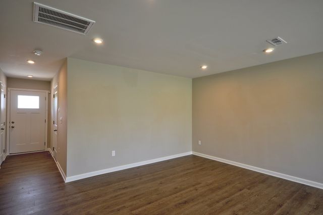 101 BULLPEN CT F, Clarksville, TN 37042