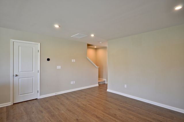 101 BULLPEN CT F, Clarksville, TN 37042