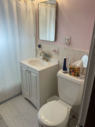 9 Henry St. 1, Brookline, MA 02445