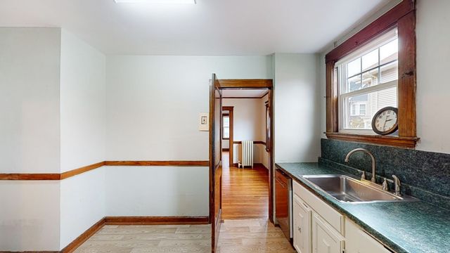 9 Henry St. 1, Brookline, MA 02445