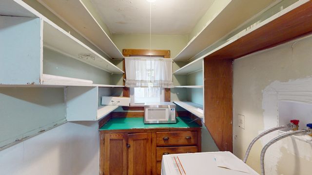 9 Henry St. 1, Brookline, MA 02445