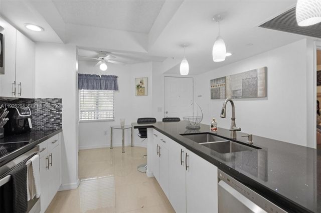 900 SW 142nd Avenue 306L, Pembroke Pines, FL 33027