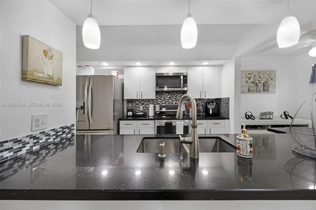 900 SW 142nd Avenue 306L, Pembroke Pines, FL 33027