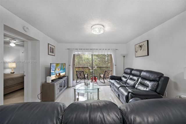 900 SW 142nd Avenue 306L, Pembroke Pines, FL 33027