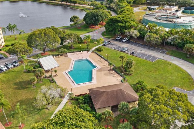 900 SW 142nd Avenue 306L, Pembroke Pines, FL 33027