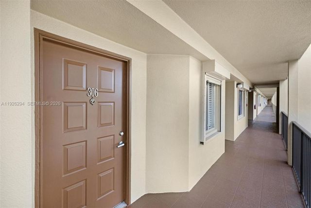 900 SW 142nd Avenue 306L, Pembroke Pines, FL 33027