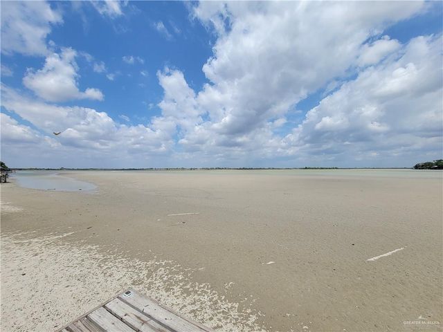 8544 Lago Vista Drive, Edcouch, TX 78538