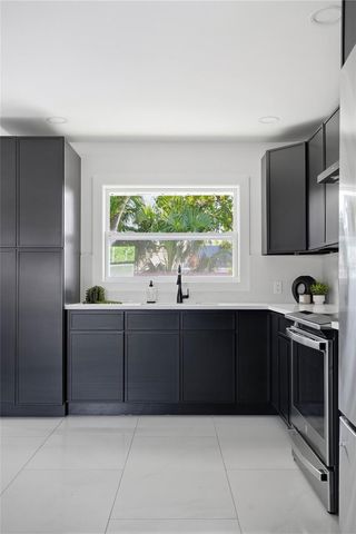 4808 W BAY COURT AVENUE, Tampa, FL 33611