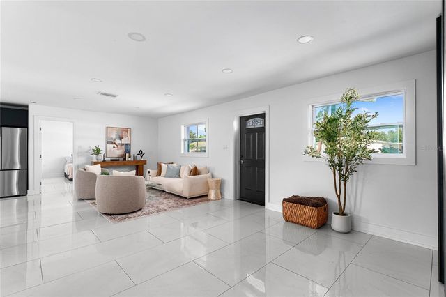 4808 W BAY COURT AVENUE, Tampa, FL 33611