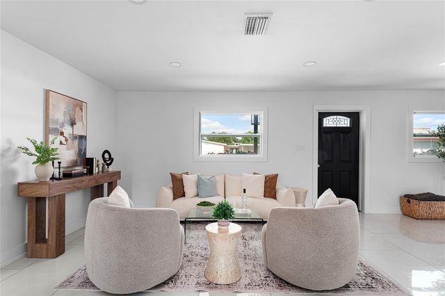 4808 W BAY COURT AVENUE, Tampa, FL 33611