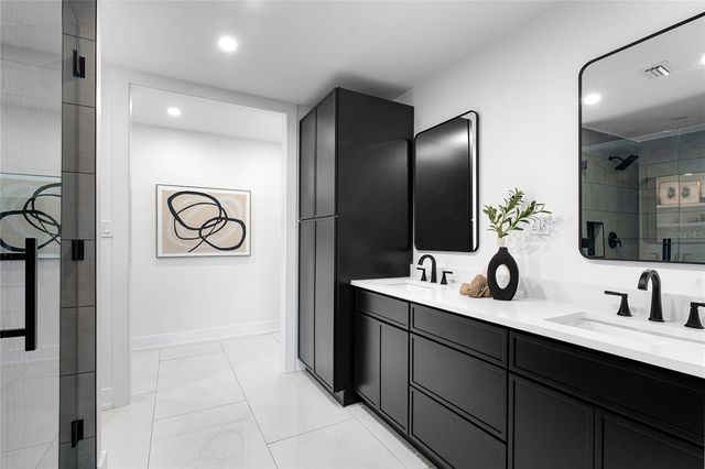 4808 W BAY COURT AVENUE, Tampa, FL 33611