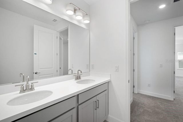 1558 TRAILHEAD LANE, Zephyrhills, FL 33541