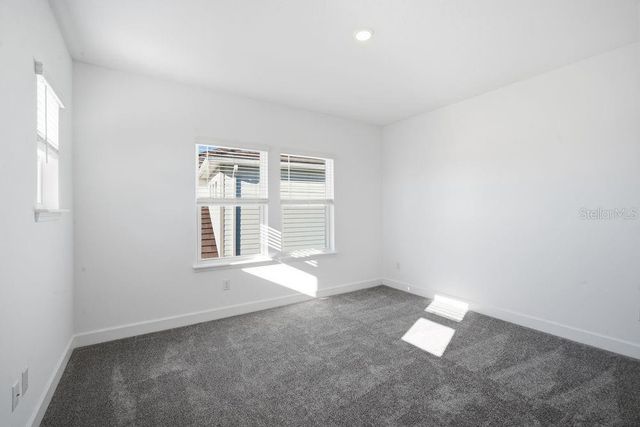 1558 TRAILHEAD LANE, Zephyrhills, FL 33541