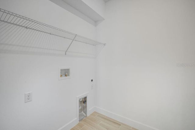 1558 TRAILHEAD LANE, Zephyrhills, FL 33541