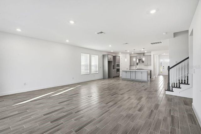 1558 TRAILHEAD LANE, Zephyrhills, FL 33541