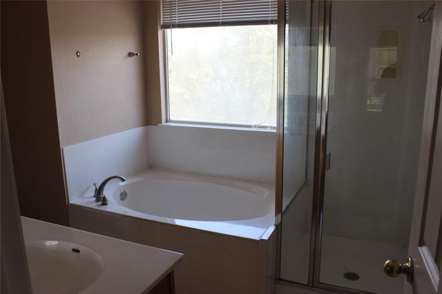 346 Strawn, Kyle, TX 78640