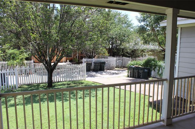 346 Strawn, Kyle, TX 78640