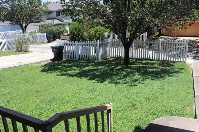 346 Strawn, Kyle, TX 78640