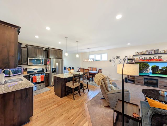 6966 94th Street S, Cottage Grove, MN 55016